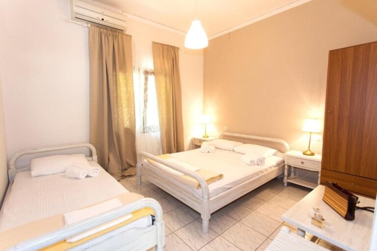 3 One-Bedroom Apartment (4 Adults) 3