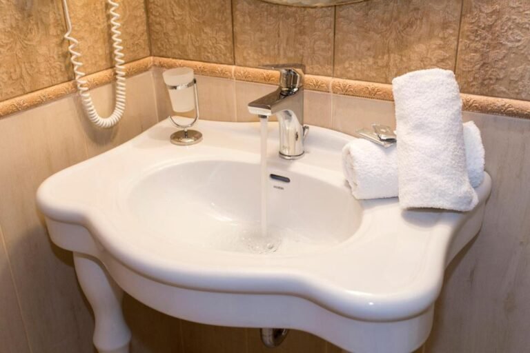 3 One-Bedroom Apartment (4 Adults) 4