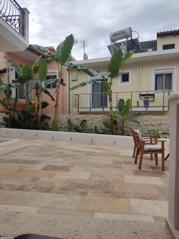 4 Studio with Garden View 18