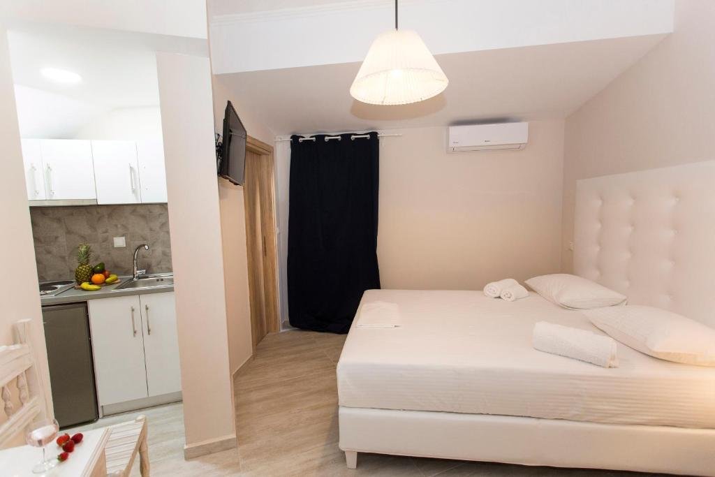 Deluxe Double Room - Villa Chrisanthi Parga