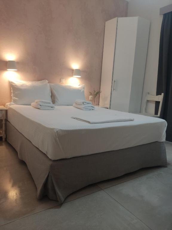 7 Studio with Kitchenette (2 Adults) 1