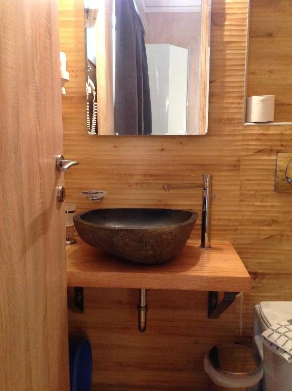 7 Studio with Kitchenette (2 Adults) 1