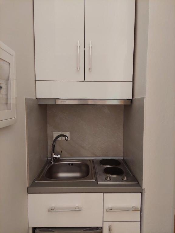 7 Studio with Kitchenette (2 Adults) 1