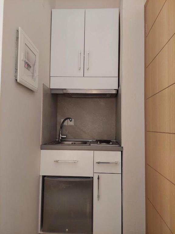 7 Studio with Kitchenette (2 Adults) 1
